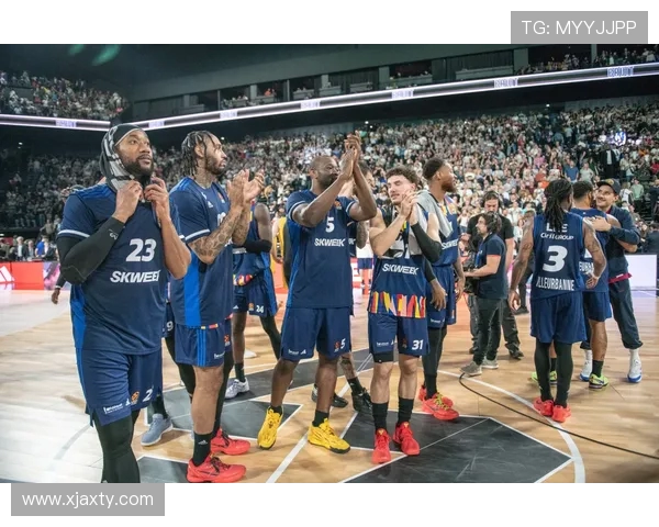 丹佛掘金与对手激战正酣 展现强大实力争夺季后赛席位