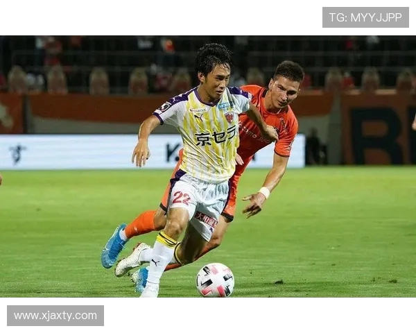 不死鸟与横滨的巅峰对决展现足球激情与荣耀的较量