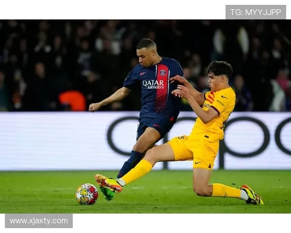 巴萨逆袭巴黎再现经典对决展现足球魅力与团队精神 巴萨逆袭巴黎再现经典对决展现足球魅力与团队精神